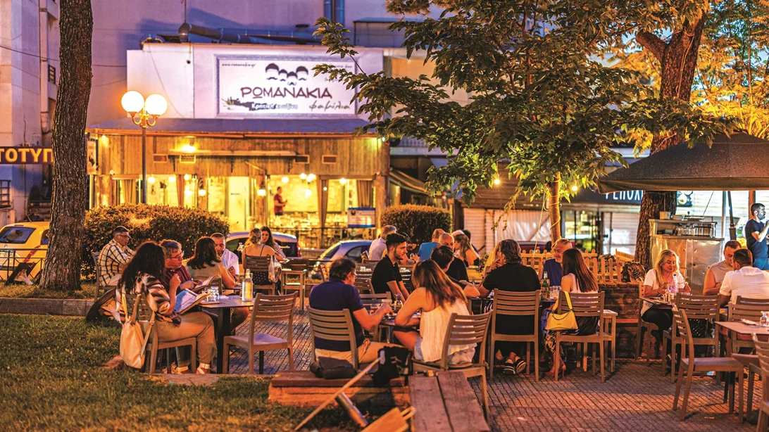 Τα "Ρωμανάκια": Κρητικό τσιμπούσι και το καλοκαίρι