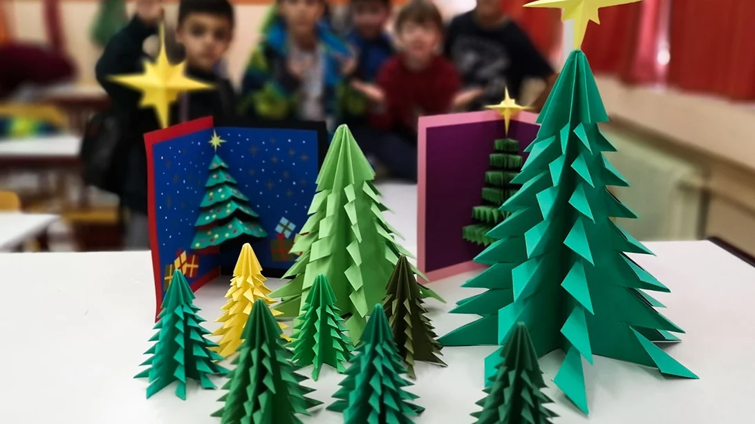 "Ιστορίες στο Χάρτινο Χωριό": Ένα χριστουγεννιάτικο εικαστικό εργαστήριο για παιδιά