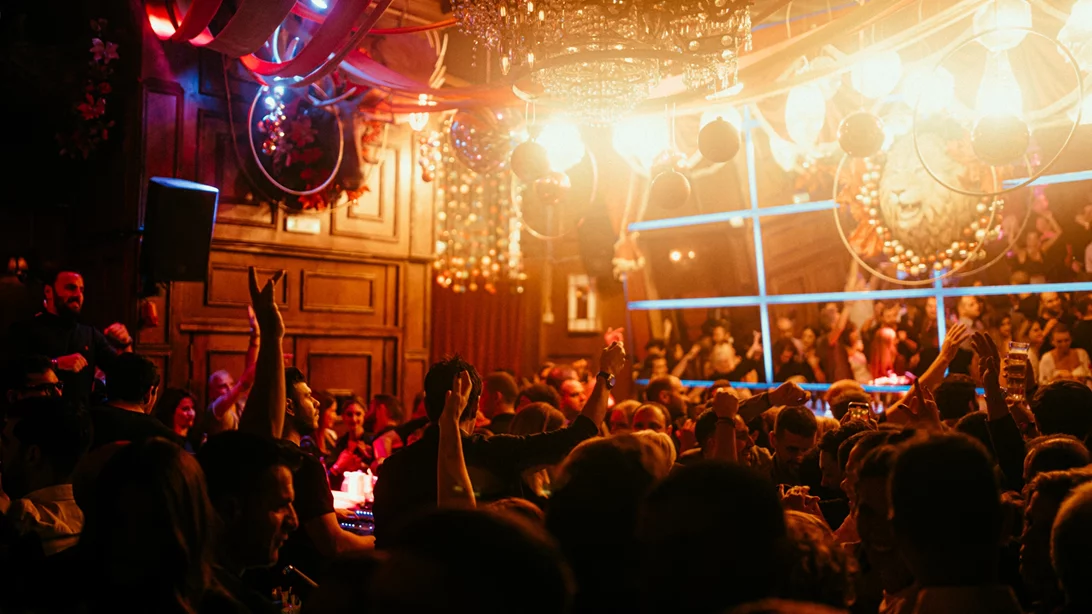 To "mystique" party επιστρέφει στο "Rock n Roll Athens"