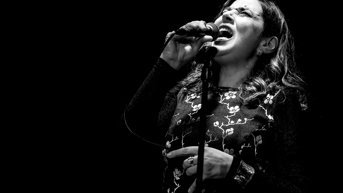 Η Φένια Παπαδόδημα φέρνει την αύρα του Αιγαίου στη σκηνή του Half Note Jazz Club