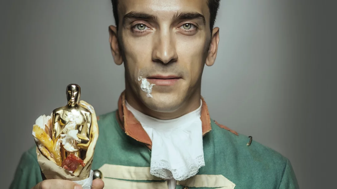 Ποιος είναι ο Δημήτρης Σαμόλης και γιατί τον βλέπω παντού;