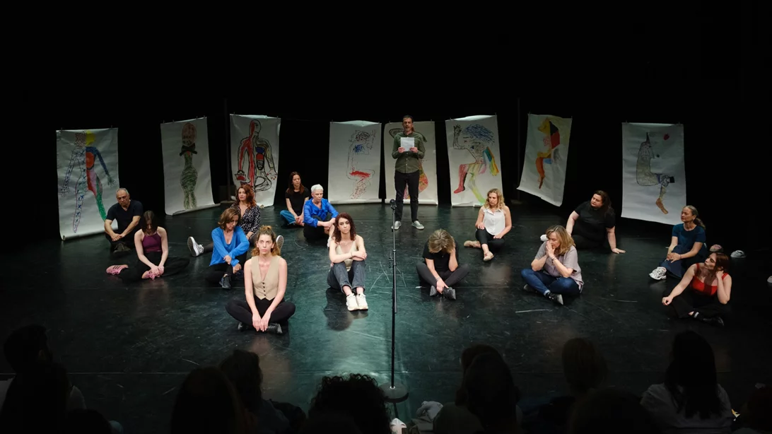 Το Εργαστήρι Δραματοθεραπείας & Θεατρικής Έκφρασης αναδεικνύει τη "Σημασία του να (μην) είναι κανείς σοβαρός"