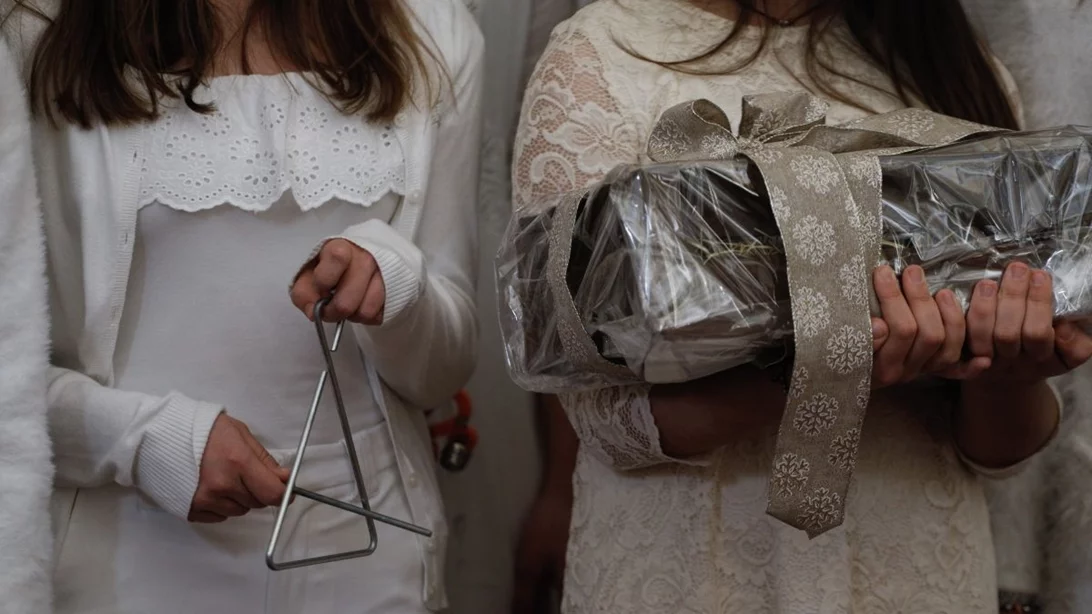 Γνωρίστε τα αυθεντικά Κάλαντα των Φώτων από κάθε γωνιά της Ελλάδας