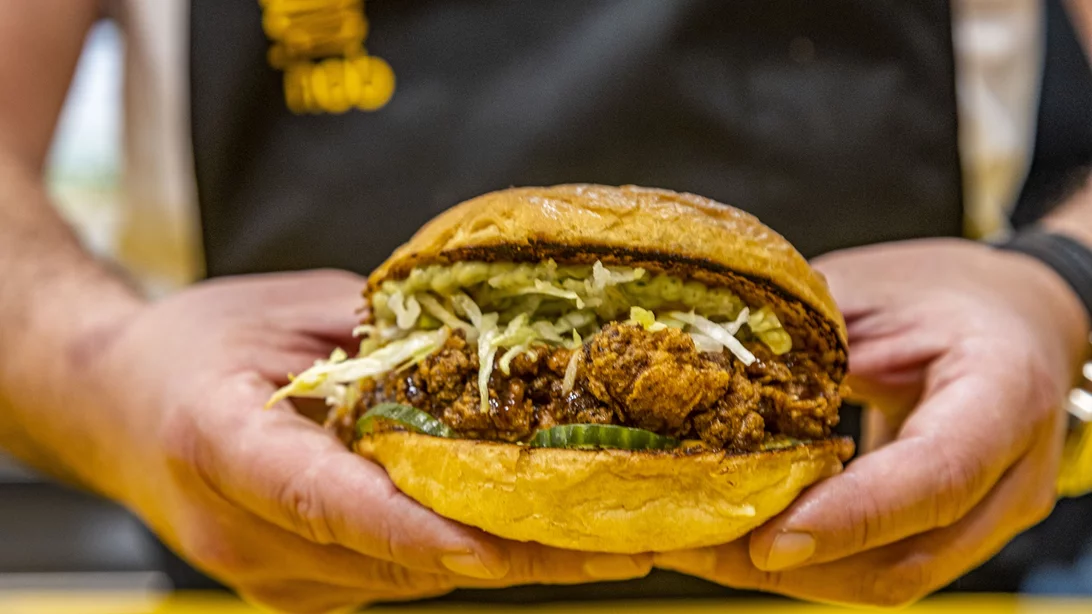 Street και comfort food στο Παγκράτι σε 5 στάσεις