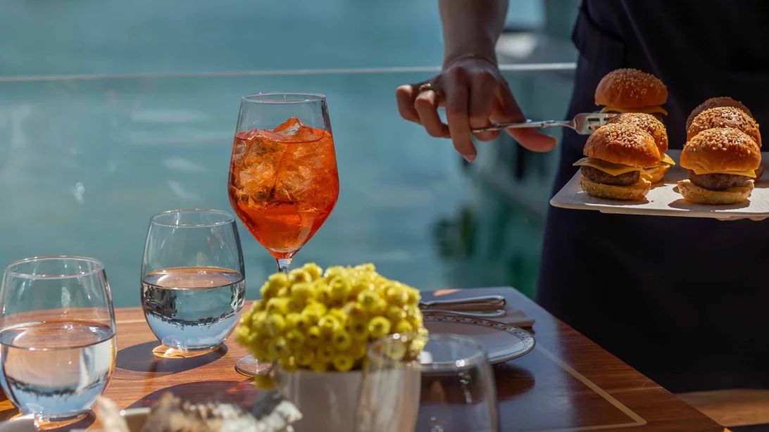 Για κομψό aperitivo στη Βουλιαγμένη