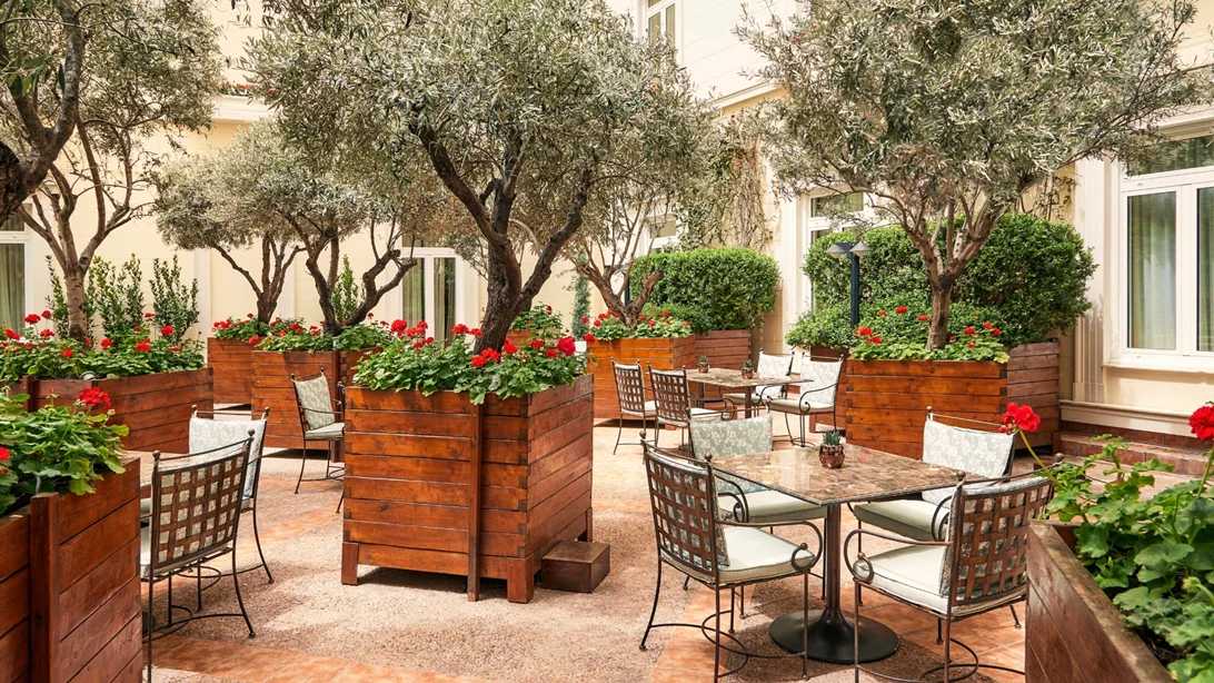 "Il Giardino Segreto" στο Atrium of Alexander’s Lounge