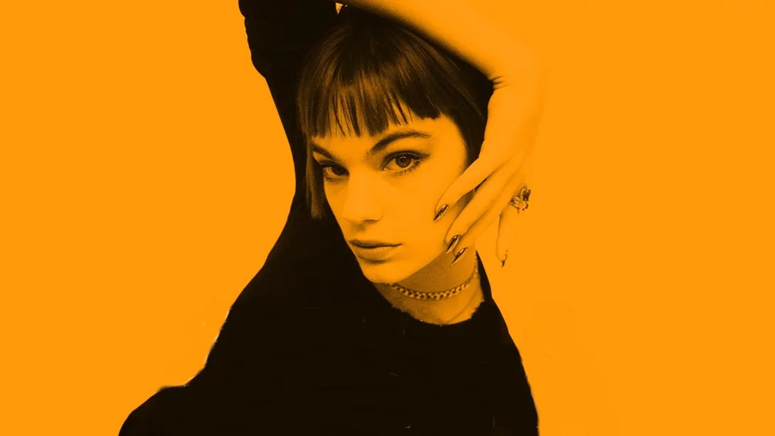 Η Estella Boersma προσγειώνεται στην Αθήνα