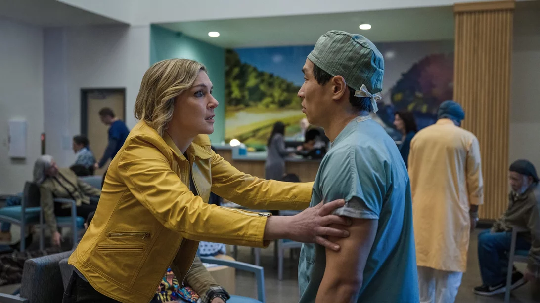 Είδαμε το "Pluribus", τη νέα σειρά του δημιουργού του "Breaking Bad"