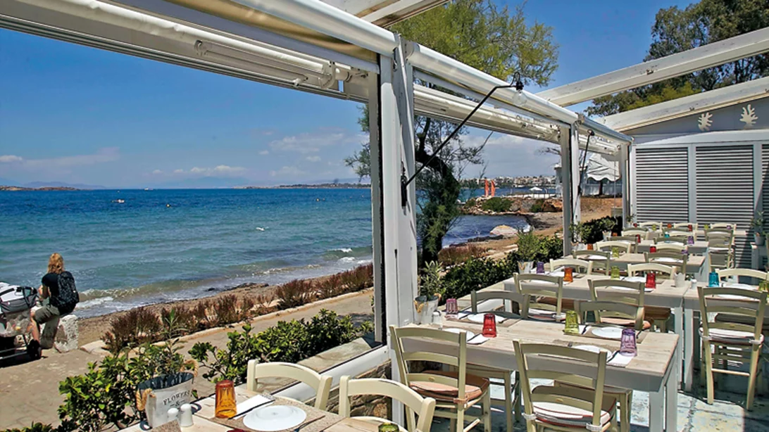 10 ψαροταβερνάκια δίπλα στο κύμα