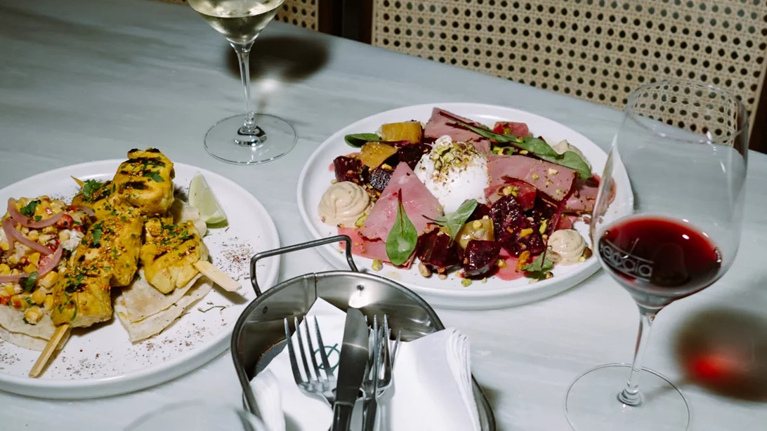 Η "Αφαία" είναι το new age καφενείο που θα γίνει το νέο σου στέκι