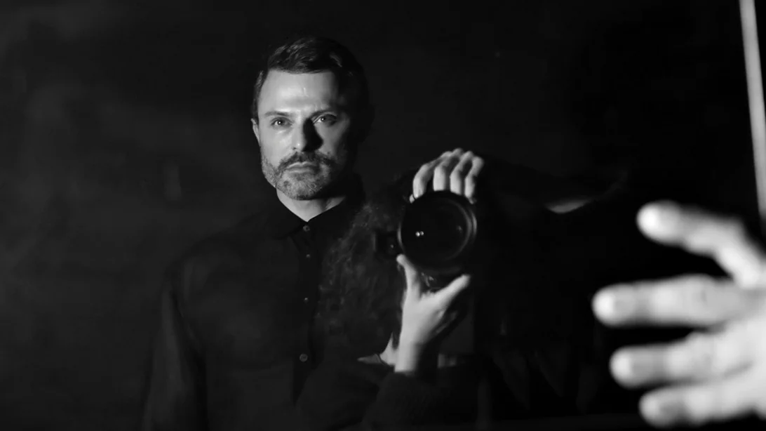 Πώς μας μιλά ο Γιώργος Παπαπαύλου μέσα από τον "Αρχιτέκτονα"