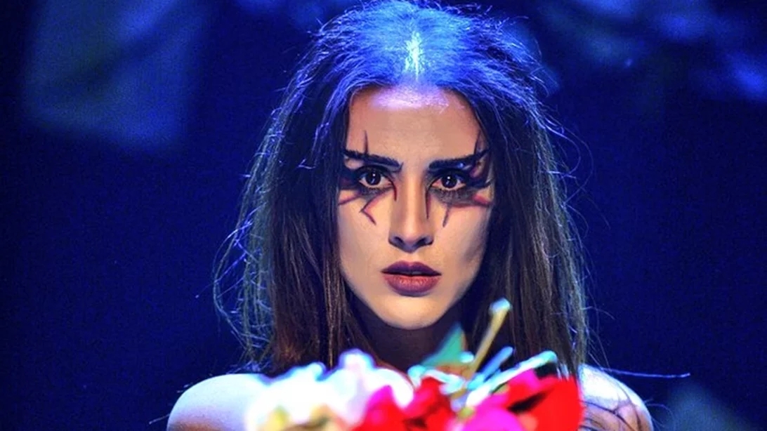 18 ρόλοι. 1 ηθοποιός: Η Σοφία Καζαντζιάν για την ερμηνευτική πρόκληση της "Κατσαρίδας Κ."