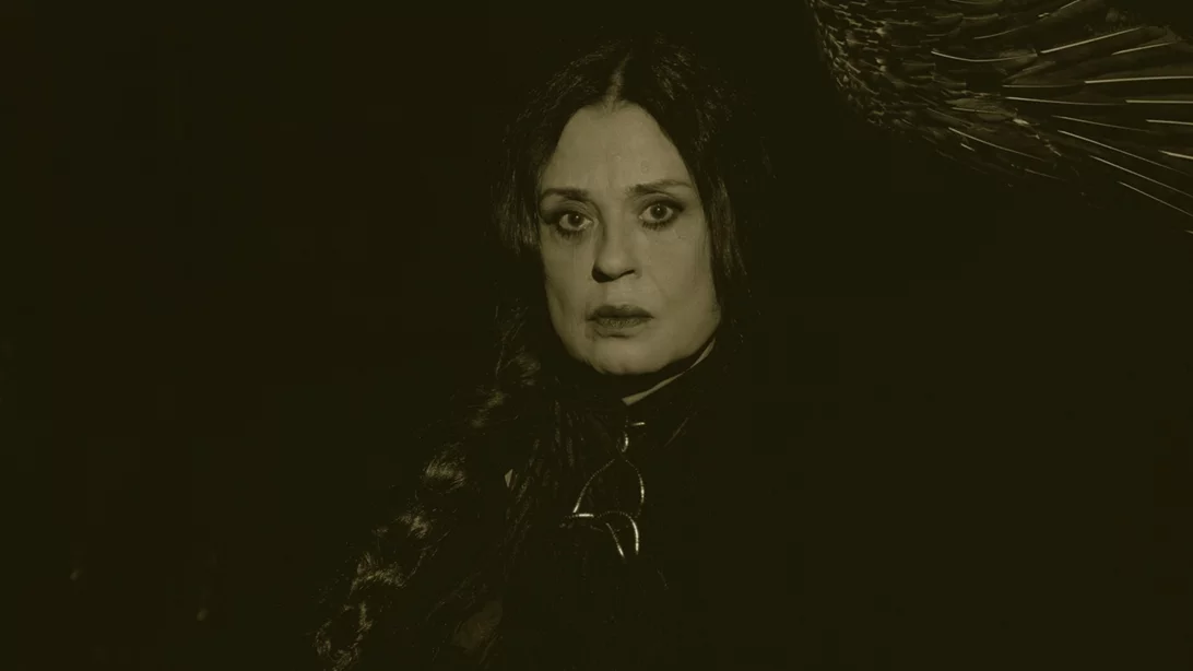 Η Μαρία Τζομπανάκη επιστρέφει στο θεατρικό σανίδι ως "Φλαντρώ", σε σκηνοθεσία Σωτήρη Χατζάκη