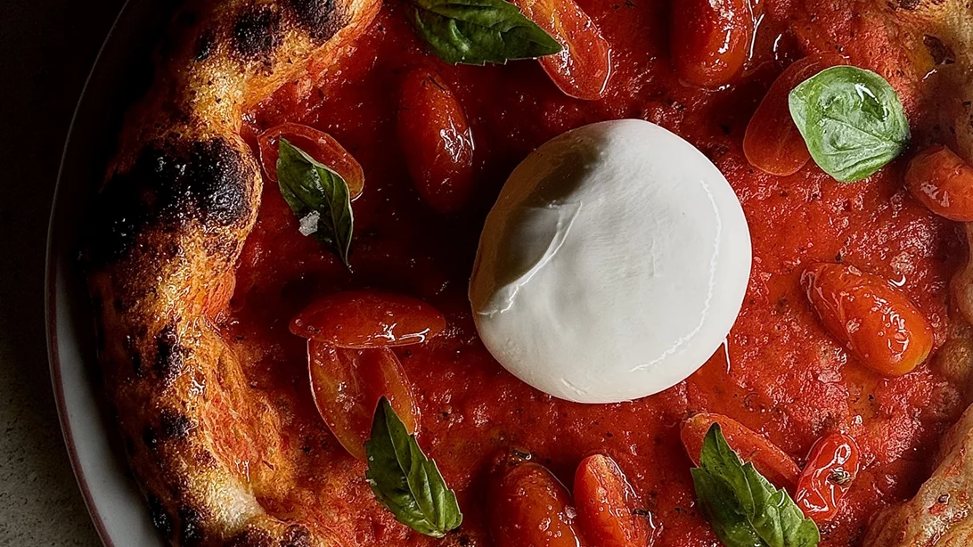 Δύο μαέστροι της αθηναϊκής πίτσας δίνουν ραντεβού στη Βούλα