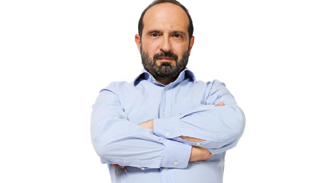 Ο Μάνος Βουλαρινός φέρνει τη "Μεγάλη αρπαχτή" στο Παλλάς