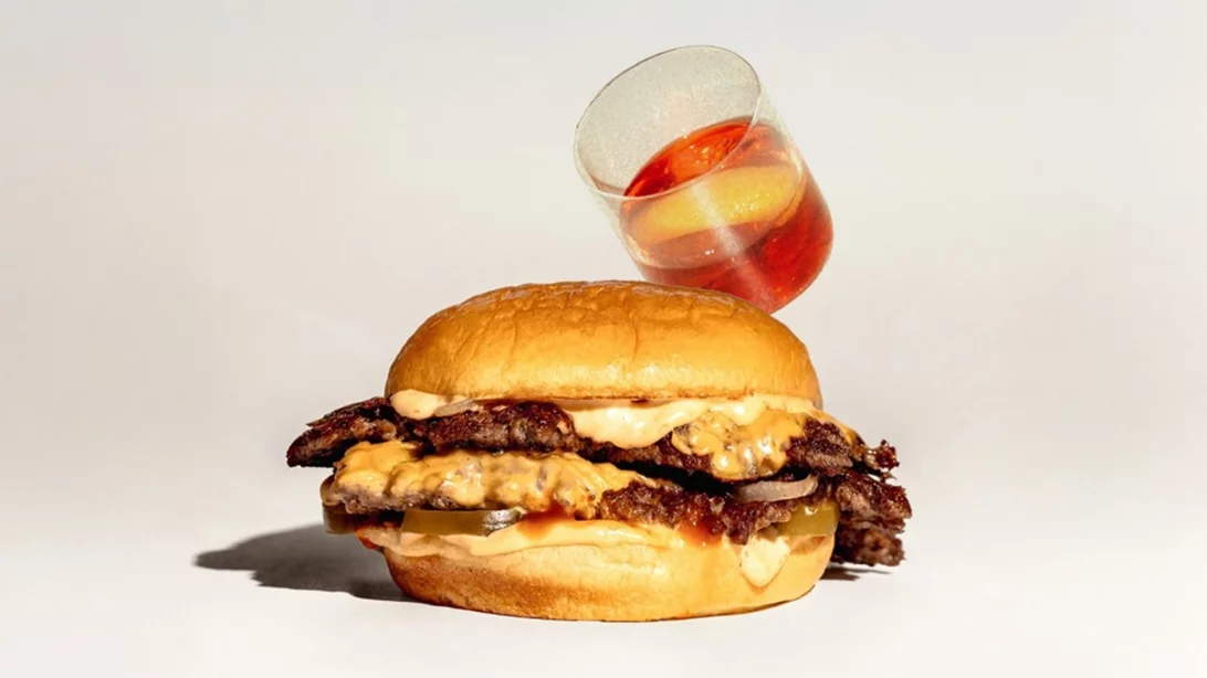 Ένα designάτο burgerάδικο γίνεται το πιο χοτ μπαρ της Athens Bar Week