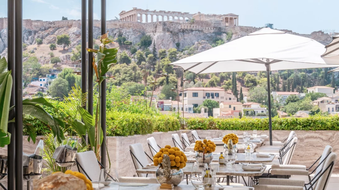 Sunday Table: Στο The Dolli's Rooftop Restaurant στρώνουν κυριακάτικο τραπέζι