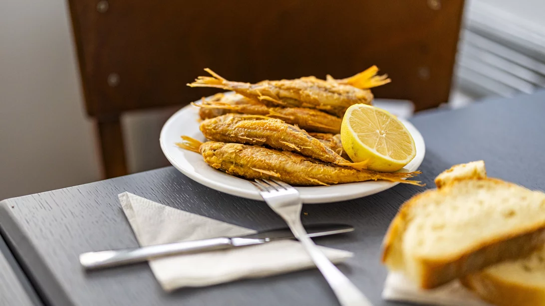 Στη Μαργαρώ ζει ακόμα η παλιά ψαροταβέρνα της γειτονιάς