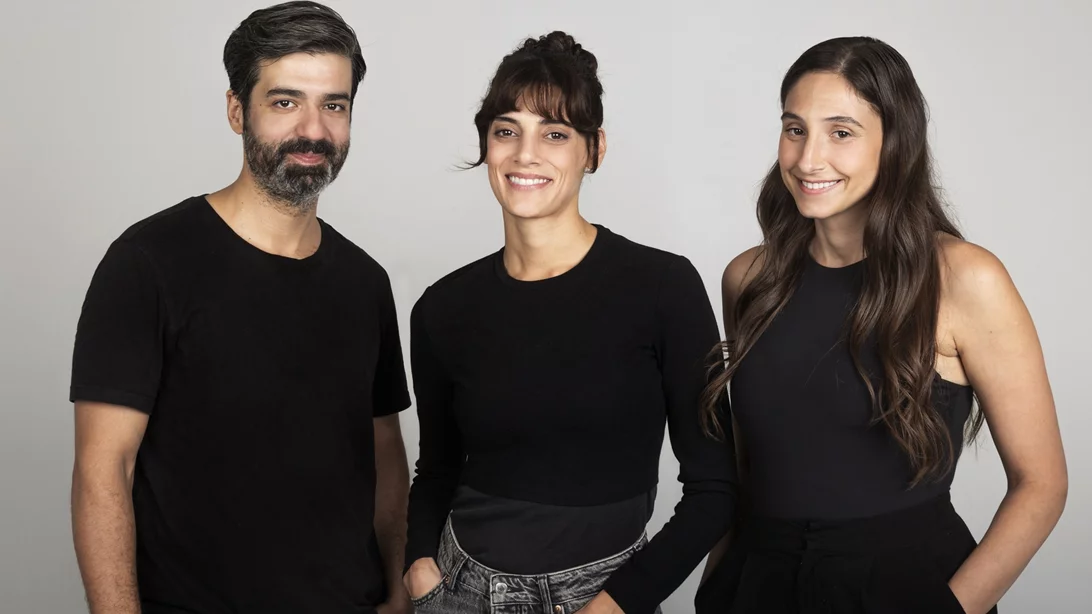 "Η πιο υπέροχη χειρότερη του κόσμου" είναι μια παράσταση χωρίς φίλτρα που αναμένουμε ανυπόμονα