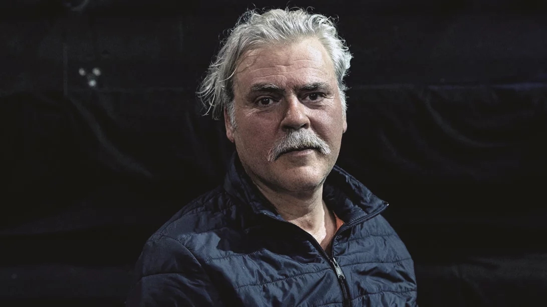 Ο Νίκος Καραθάνος σκηνοθετεί το "Τζένη Τζένη" και η προπώληση ξεκίνησε