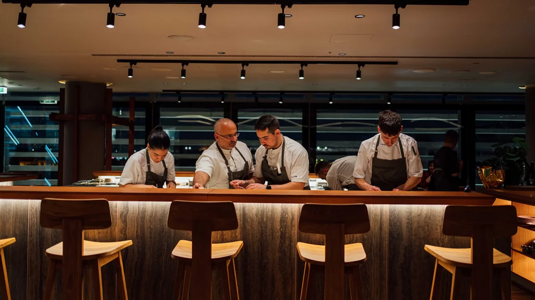 Ένα νέο εστιατόριο δίνει ξανά ζωή στη στέγη της Στέγης