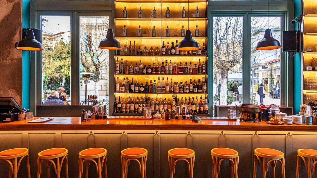 7 νέα μπαρ για ανοιξιάτικα ποτά στην Αθήνα