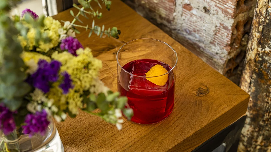 22 αθηναϊκά μπαρ για τη σημερινή World Cocktail Day