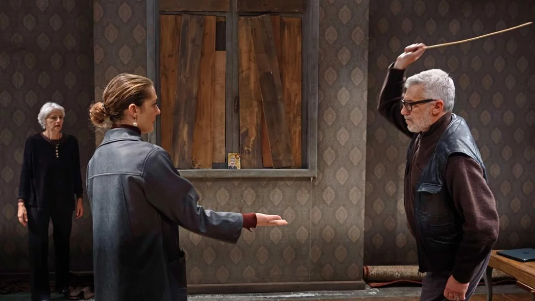 "Η ράβδος"- Τελευταίες παραστάσεις στο Οδού Κυκλάδων