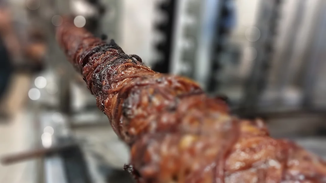 Λένε πως στα Μελίσσια παίζει μια από τις καλύτερες σούβλες της Αθήνας