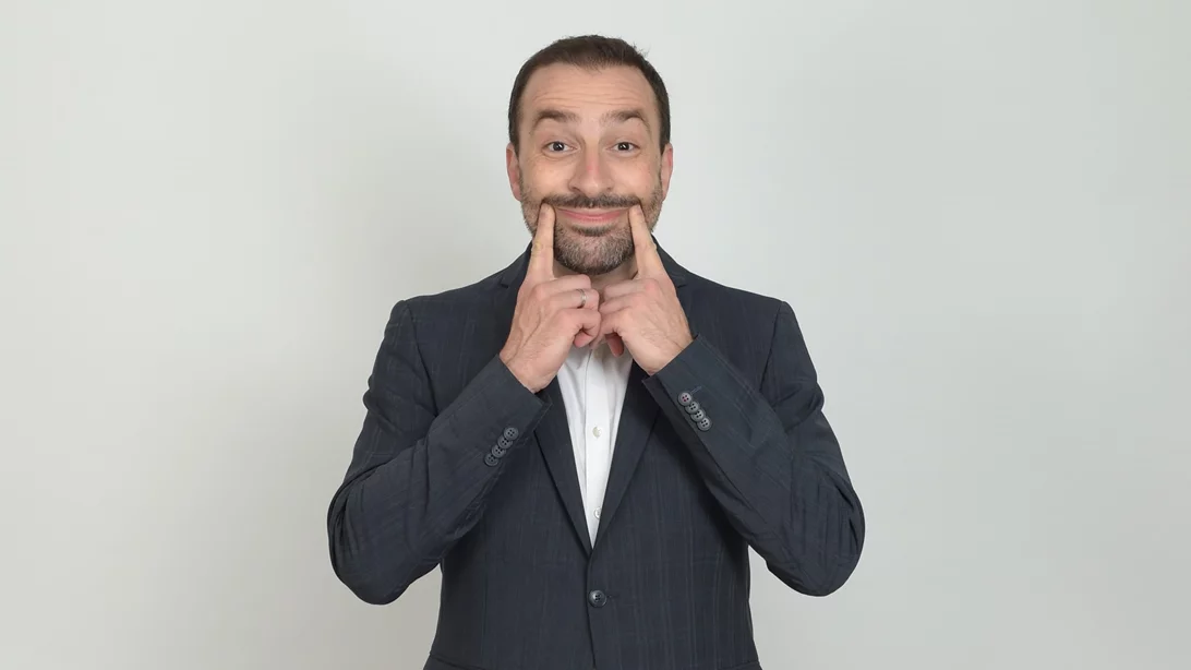 Γέλιο για μικρούς και μεγάλους: Το Christmas Comedy Club του Γιώργου Χατζηπαύλου