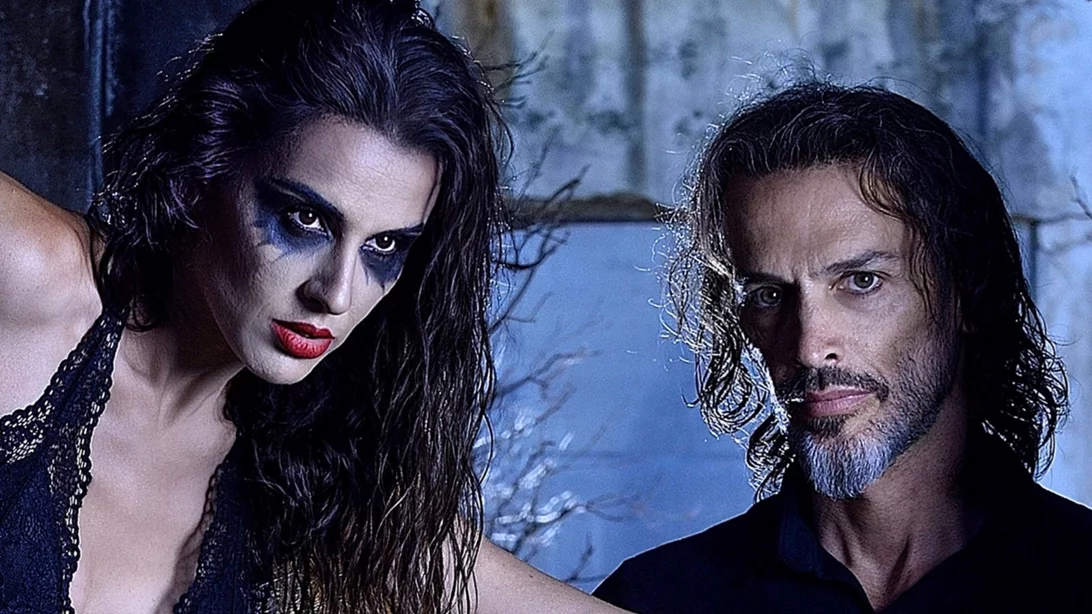 "Η Κατσαρίδα Κ.": Tο καφκικό υπαρξιακό ταξίδι που κέρδισε το κοινό επιστρέφει στο Θέατρο Αργώ