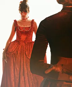 Μαρί Αντουανέτ - Savon Original: Η ασφυξία του πούπουλου όταν πέφτει