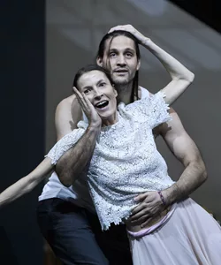 Το τρίτο στεφάνι