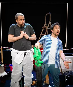 Όλα… λάθος! (The play that goes wrong)