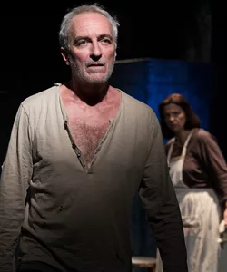 Είκοσι έξι και μία...