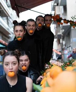 Error 404 ή Η φαλακρή τραγουδίστρια αλλιώς