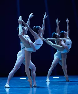 Les Grands Ballets Canadiens