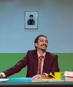 Μπαίνει η δεσποινίς Μαργαρίτα
