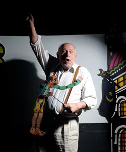 Καραγκιοζοπαίχτης νυν και αεί