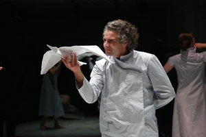 Το "Ρέκβιεμ" του Θεόδωρου Τερζόπουλου επιστρέφει στο θέατρο Άττις - εικόνα 3