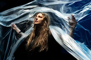 "Πόσα τσιγάρα έχω καπνίσει από τότε που έφυγες": Μια παράσταση για το ghosting - εικόνα 3