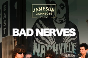 Ο Στάθης Δρογώσης τραγουδά "Πριν σβήσουν τα φώτα" - εικόνα 1