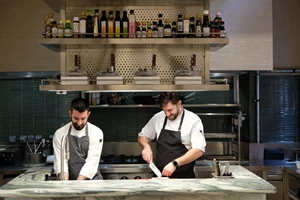 Το 'Ekiben' του Άρη Βεζενέ μόλις άνοιξε και στη Γλυφάδα - εικόνα 7