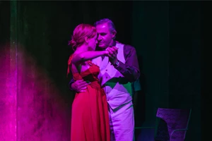 "Αντιγόνη": Τελευταίες παραστάσεις με προσφορά προπώλησης στις Ροές - εικόνα 3