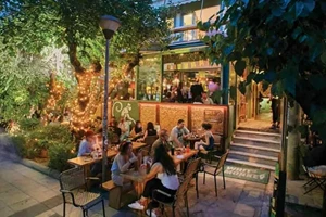 H Cava Nektar φέρνει κάτι από Ιταλική Ριβιέρα στην Ερμού - εικόνα 1