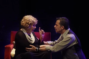 "Κοιμώμενος Χαλεπάς" και "Family Secrets": Δύο έργα με κοινή καλλιτεχνική ματιά σας περιμένουν στις γιορτές - εικόνα 4