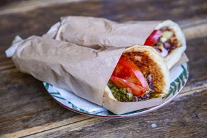 Για μια μόνο βραδιά τα σουβλάκια του "Μίμη" επιστρέφουν στο "Τέρας" - εικόνα 2