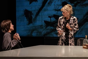 Από το Off-Off Athens στο "Μπιζζζ…. 2026": Γνώρισε το νέο αίμα του θεάτρου στο Επί Κολωνώ - εικόνα 6