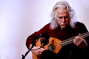 Πώς η τζαζ αλληλεπιδρά με τη ζωγραφική; Το Dimitris Tsakas Trio δίνει την απάντηση - εικόνα 1