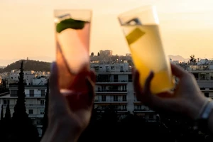 Μπαρ Ideal: Γιατί όλοι κάνουν λόγο για μια "μαγαζάρα στο κέντρο"; - εικόνα 6